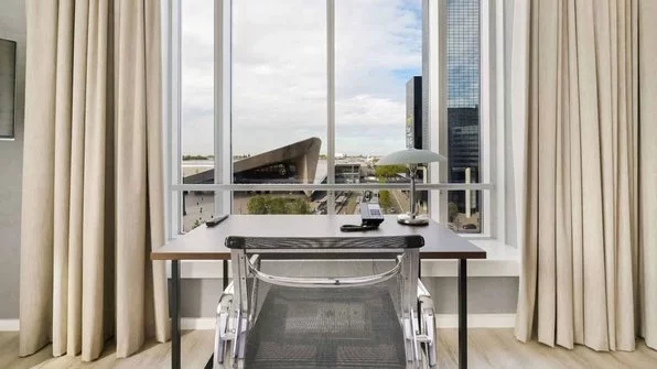 Uitzicht vanuit de Millennium Tower in Rotterdam, een werkplek van VoorDeThuisWerkers - deze maand in de Spotlight bij Rinkel