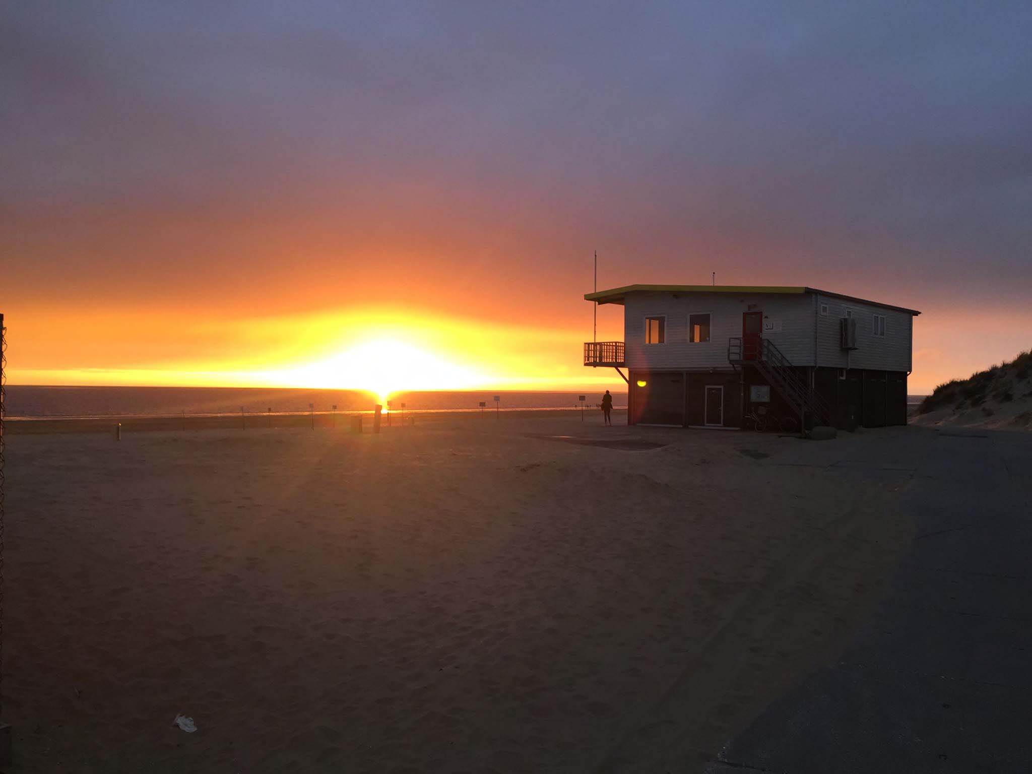 Zonsondergang vanaf het strand van Rockanje